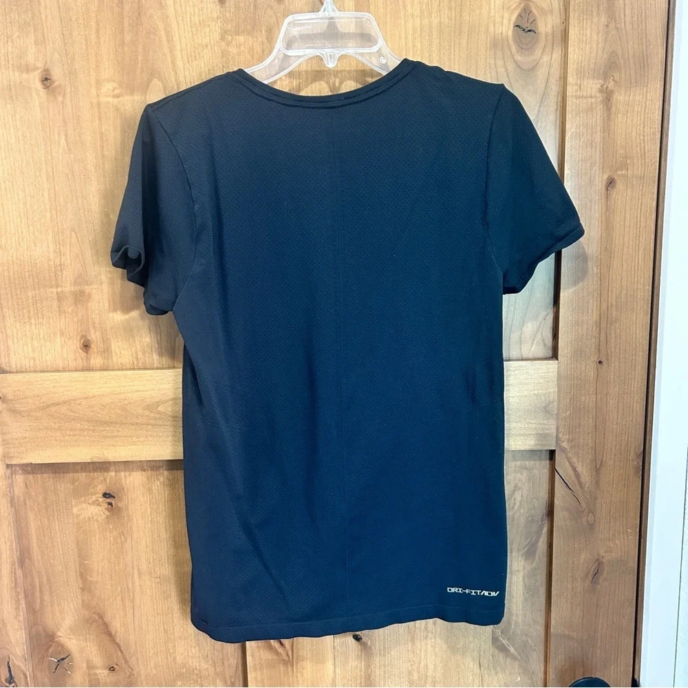 Nike Dri-Fit Women's Black Slim Fit XL Short Sleeve Work-Out Tee